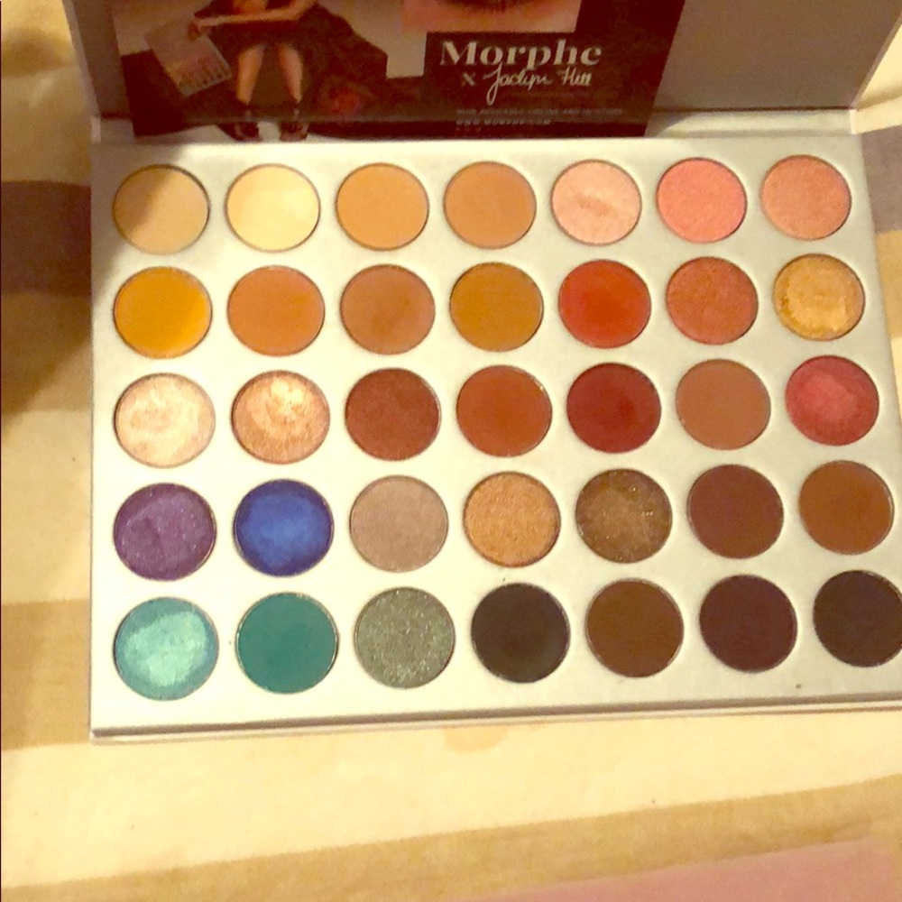 Jaclyn Hill palette- barely touched.